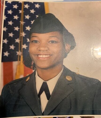 Military women image